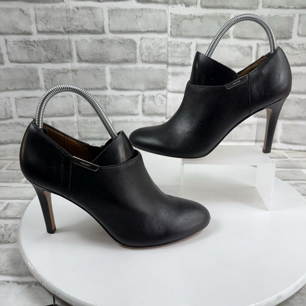 Coach Seneca Women's Size 8.5 Black Leather Heeled Ankle Round Toe Booties